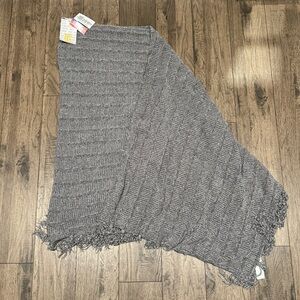 Lularoe Mimi sweater poncho